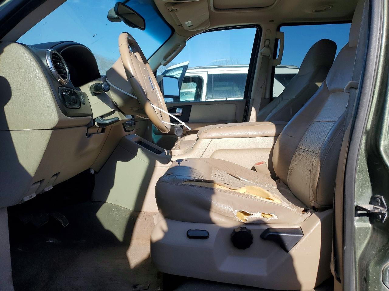 2003 Ford Expedition - Image 7