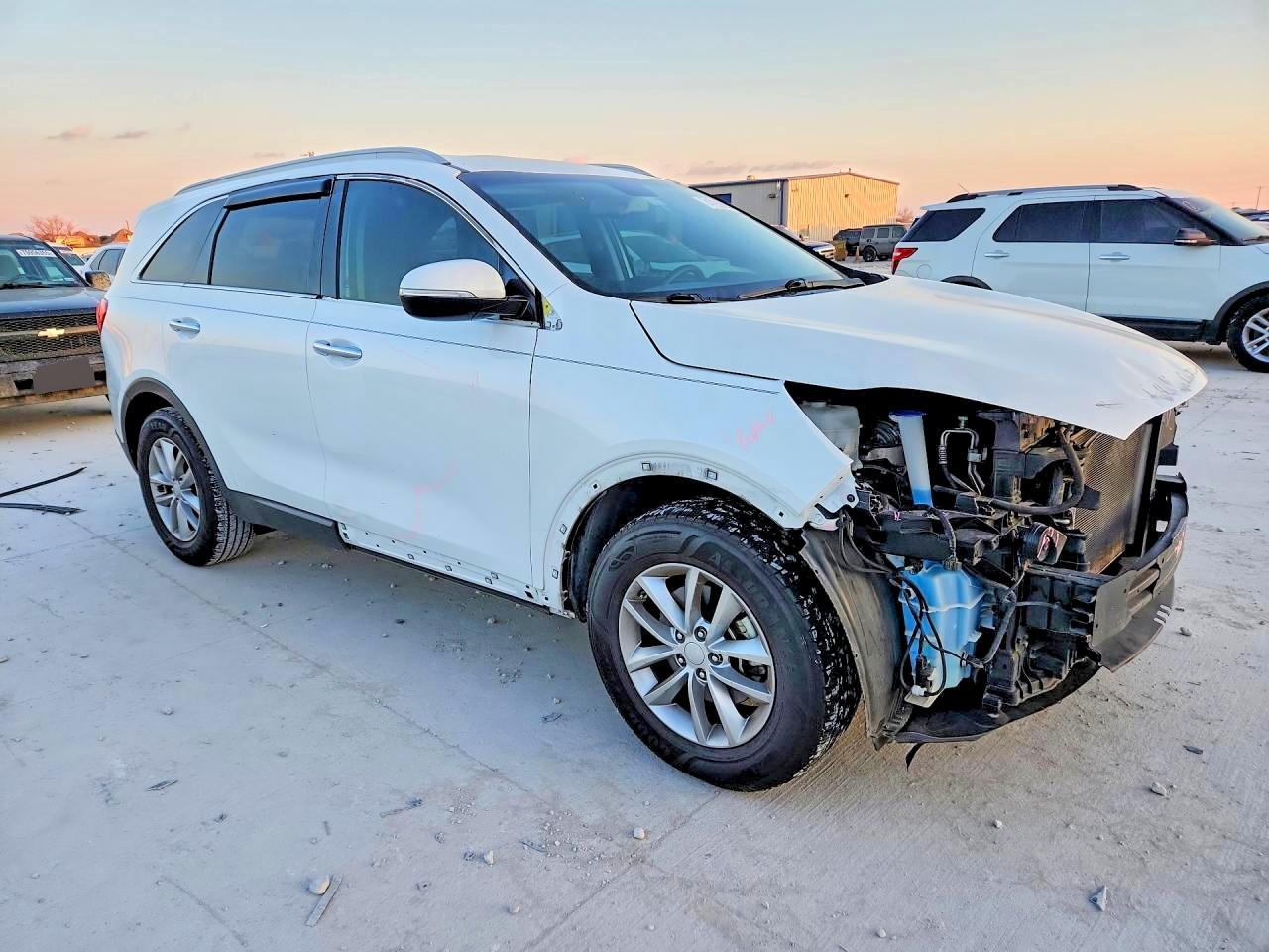 2017 Kia Sorento Lx - Image 4