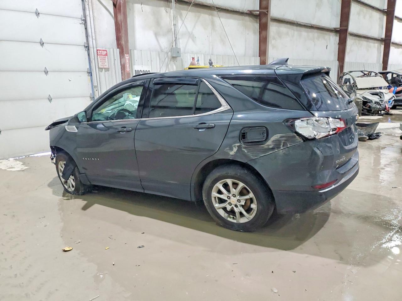 2020 Chevrolet Equinox Lt - Image 2