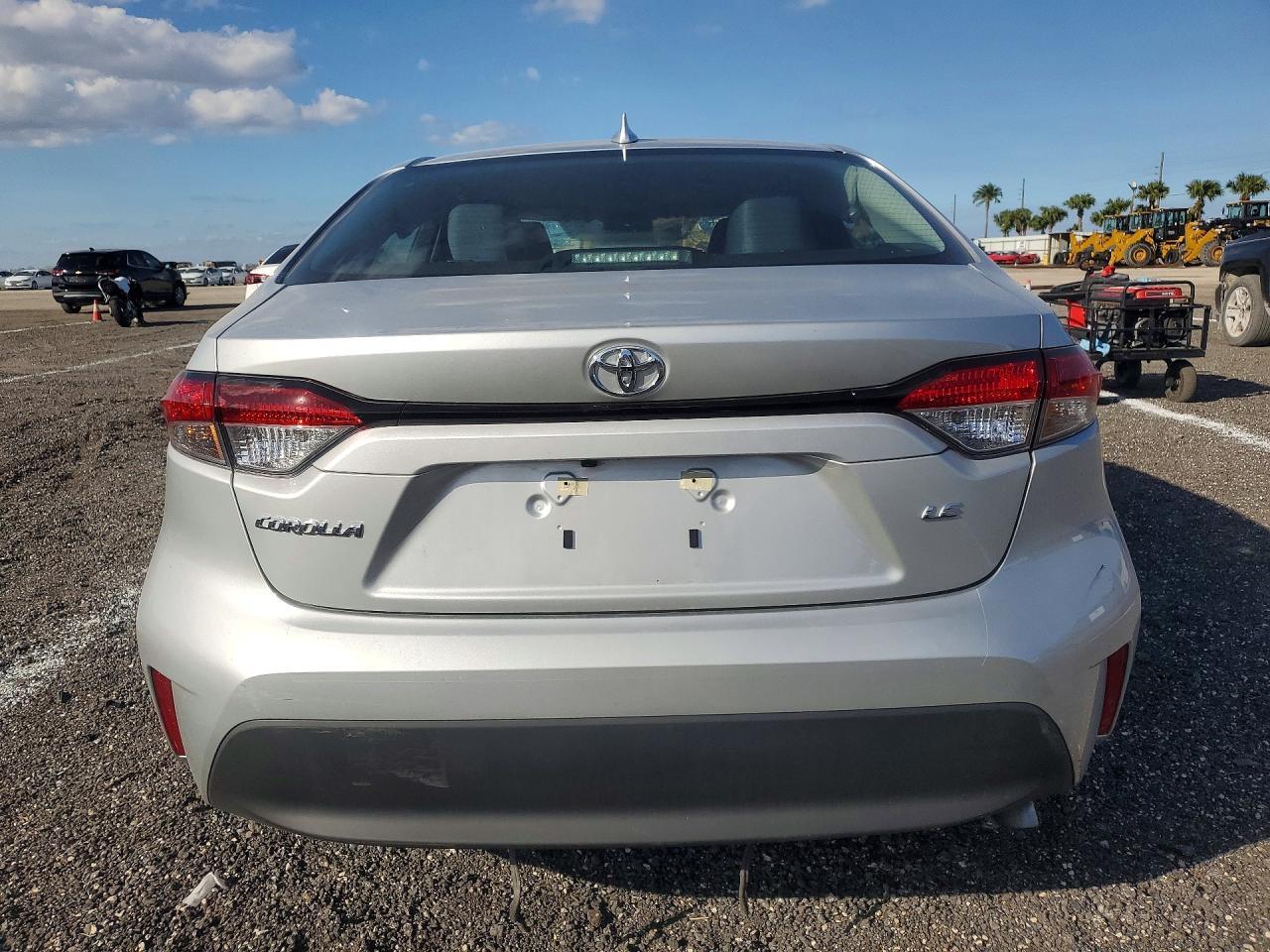 2025 Toyota Corolla Le - Image 6