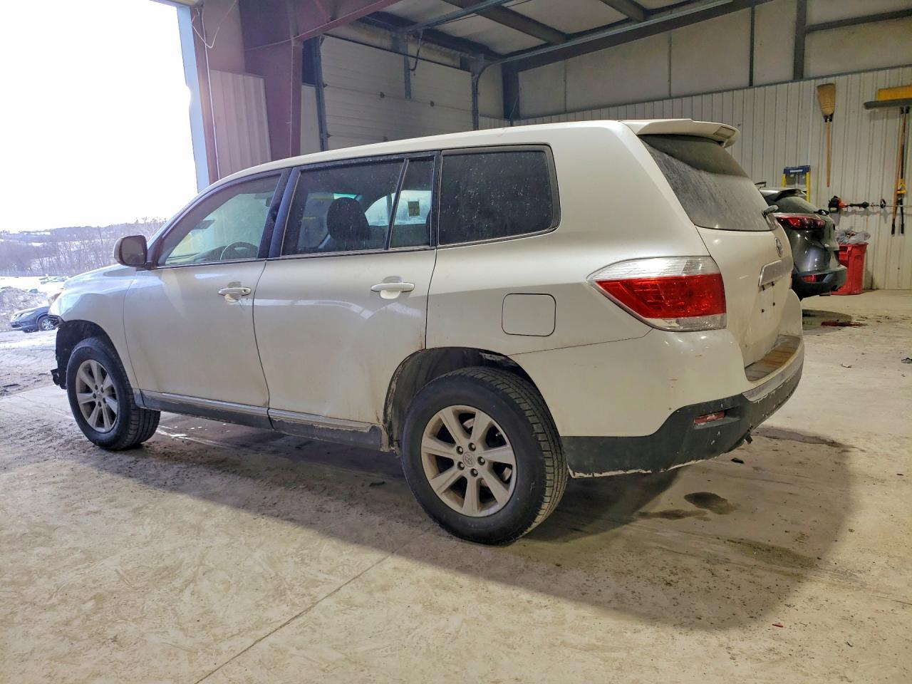 2013 Toyota Highlander Base - Фото 2