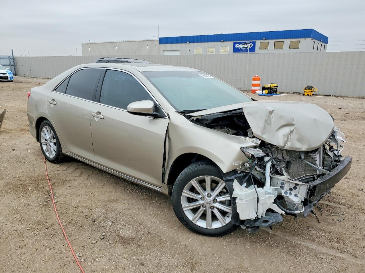 2013 Toyota Camry - Фото 4