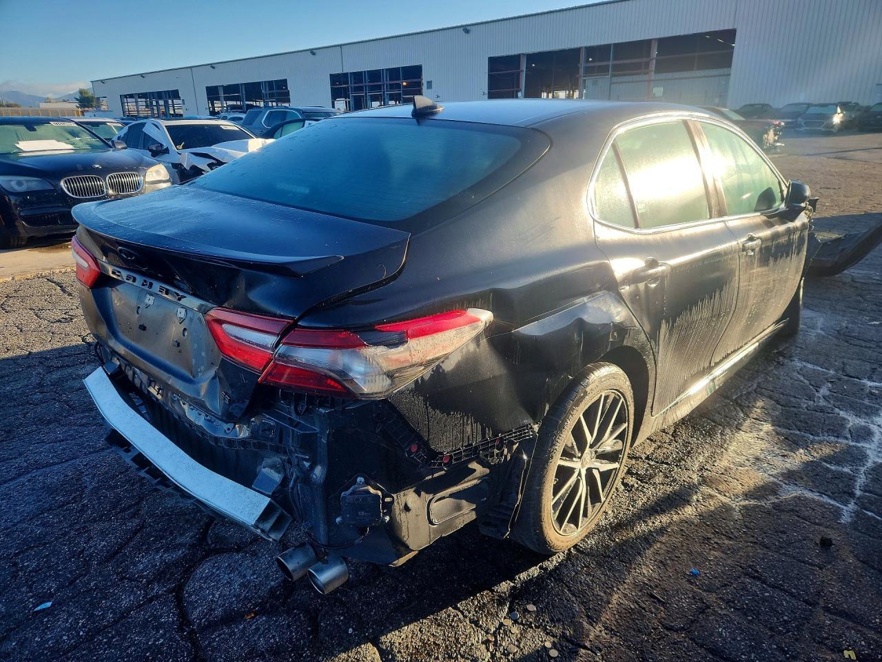 2024 Toyota Camry Se - Image 3