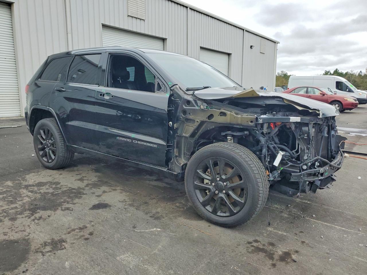 2021 Jeep Grand Cherokee Laredo - Фото 4
