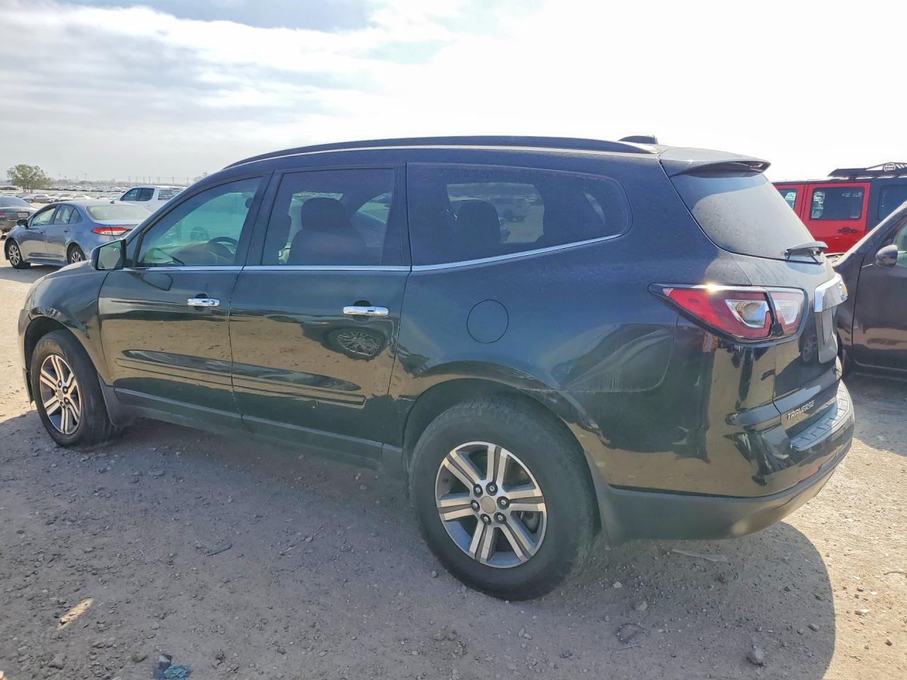 2017 Chevrolet Traverse Lt - Фото 2