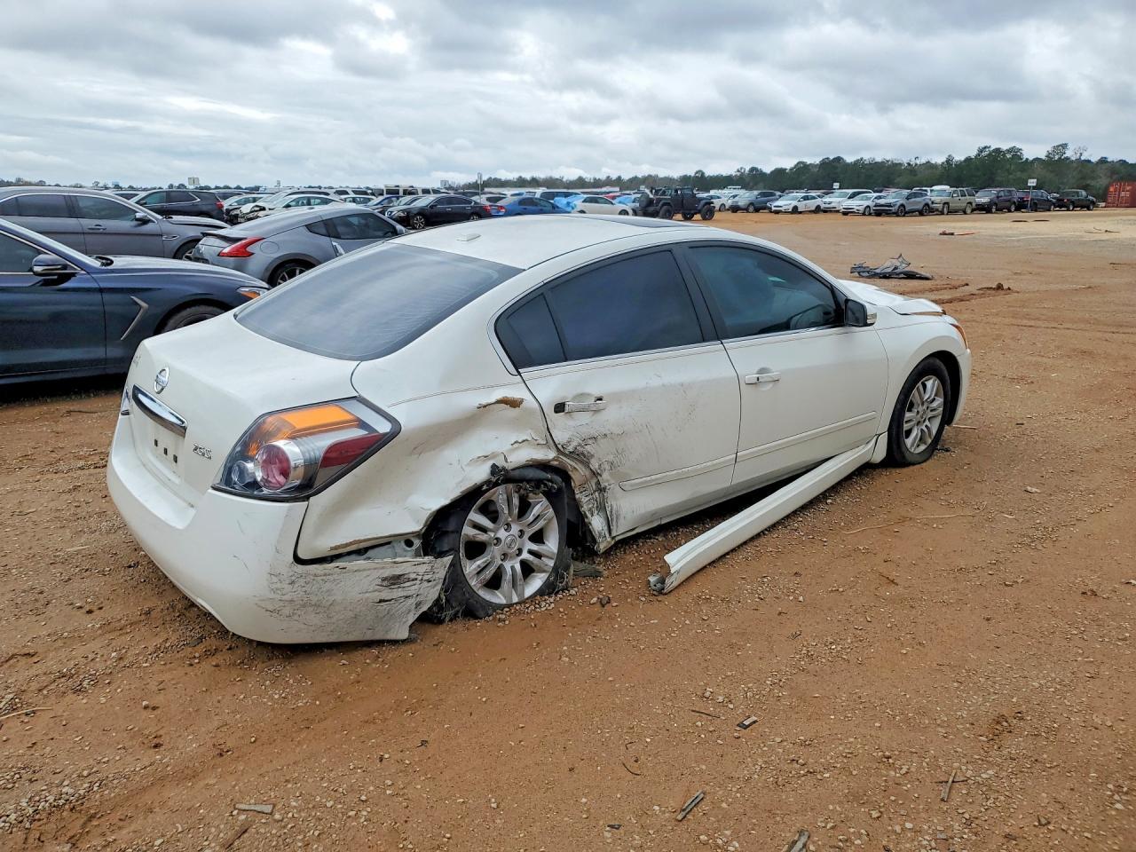 2010 Nissan Altima Base - Фото 3