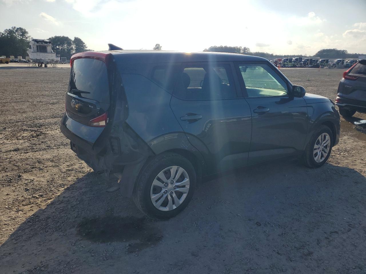 2020 Kia Soul Lx - Фото 3