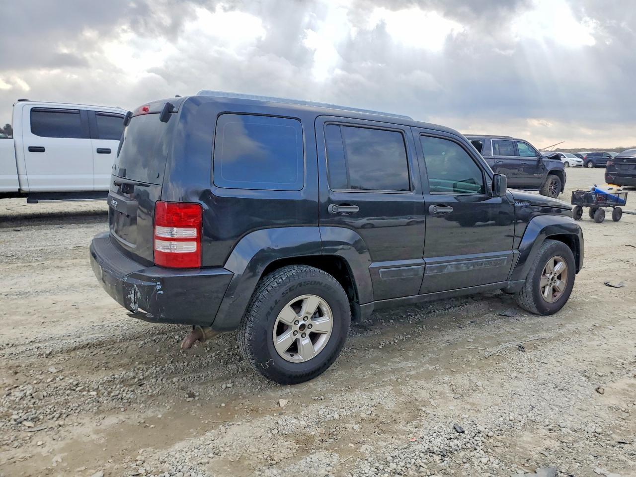 2012 Jeep Liberty Sport - Фото 3