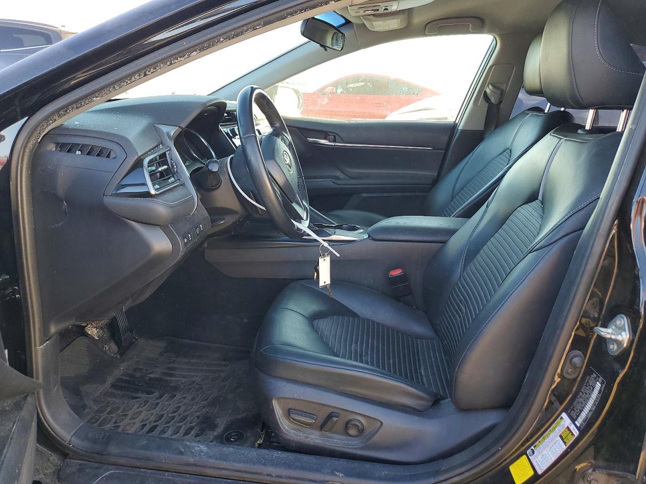 2020 Toyota Camry Se - Фото 7