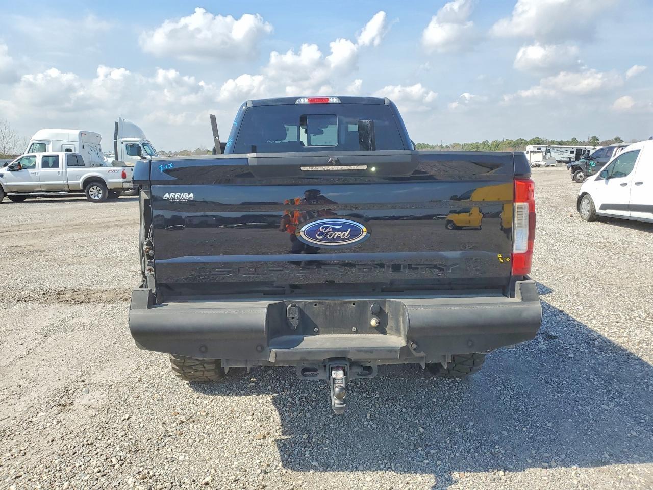 2017 Ford F350 Super Duty - Фото 6