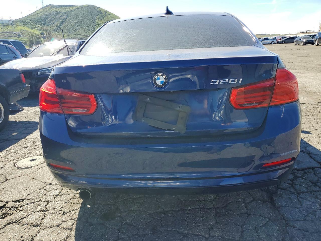 2017 BMW 320 I - Фото 6
