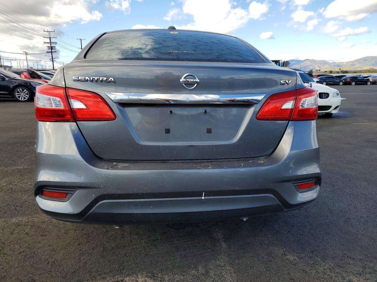 2018 Nissan Sentra S - Фото 6