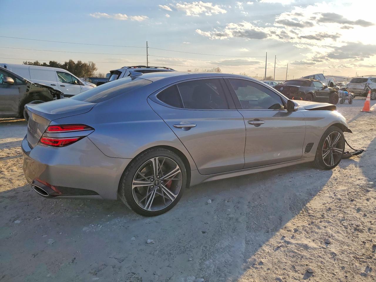 2025 Genesis G70 Base - Фото 3