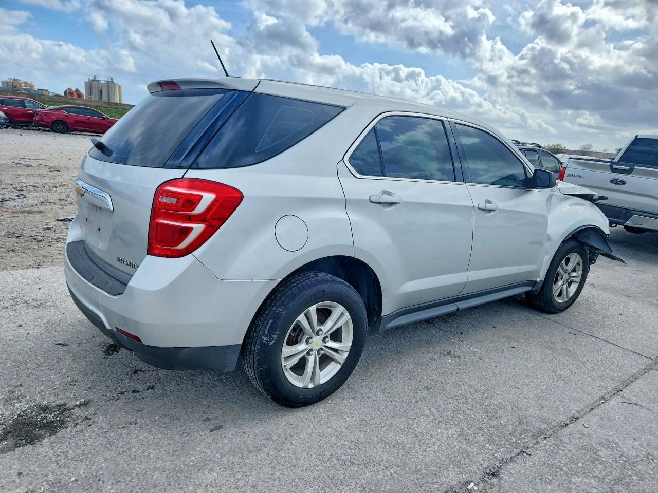 2016 Chevrolet Equinox Ls - Фото 3
