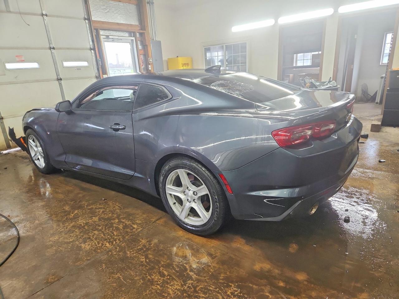 2022 Chevrolet Camaro Ls - Фото 2