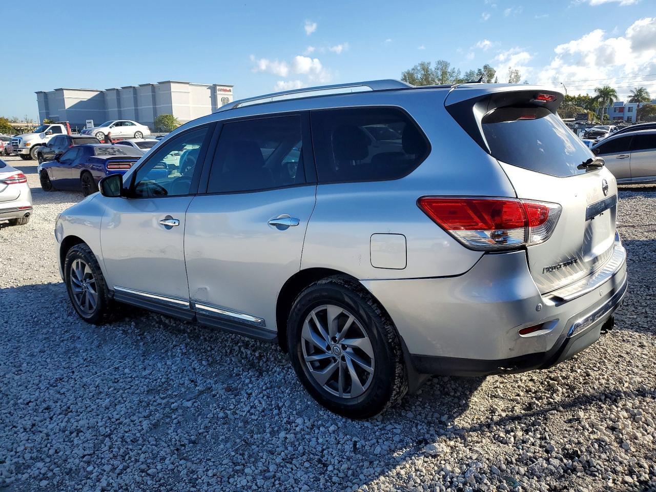2014 Nissan Pathfinder S - Фото 2