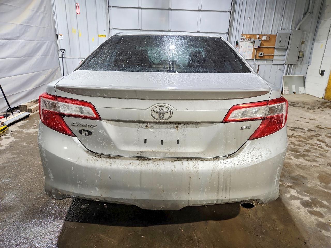 2012 Toyota Camry Se - Image 6