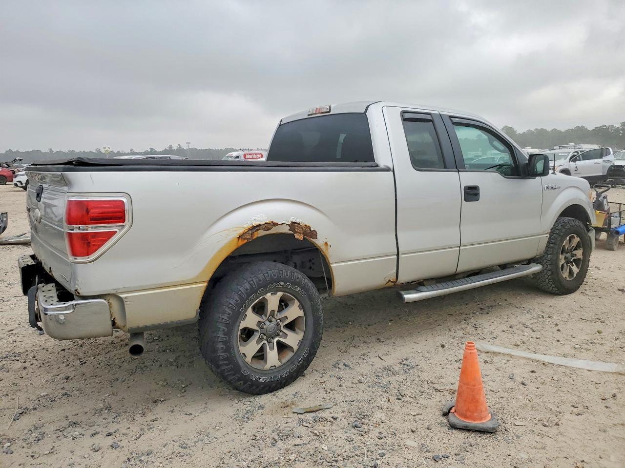 2012 Ford F150 Super Cab - Image 3