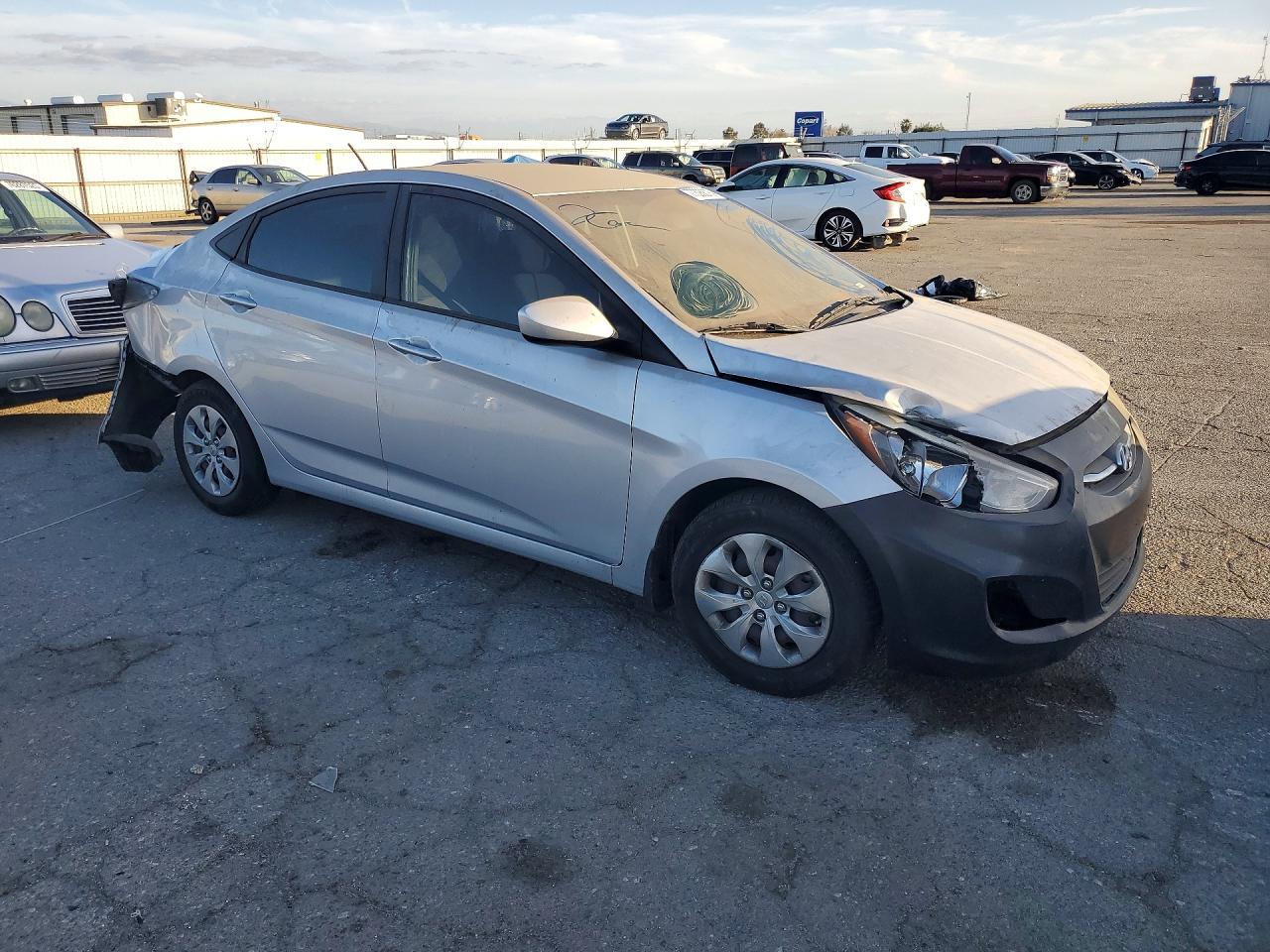 2017 Hyundai Accent Se - Фото 4