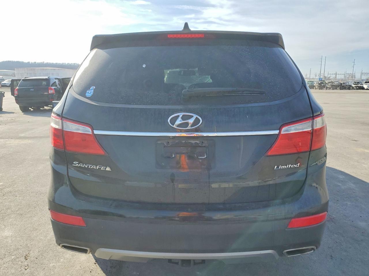 2015 Hyundai Santa Fe Gls - Image 6