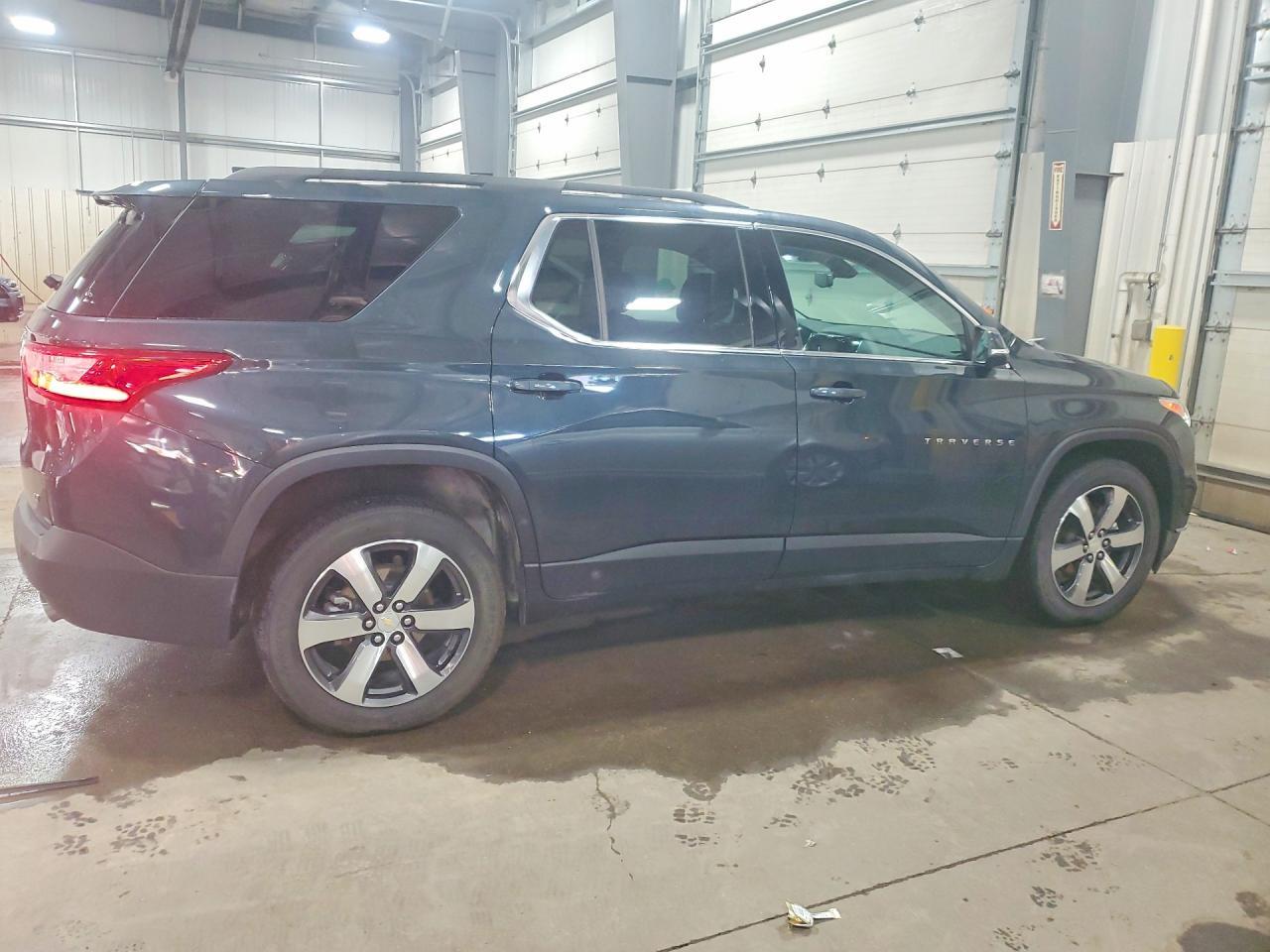 2021 Chevrolet Traverse Lt - Image 3