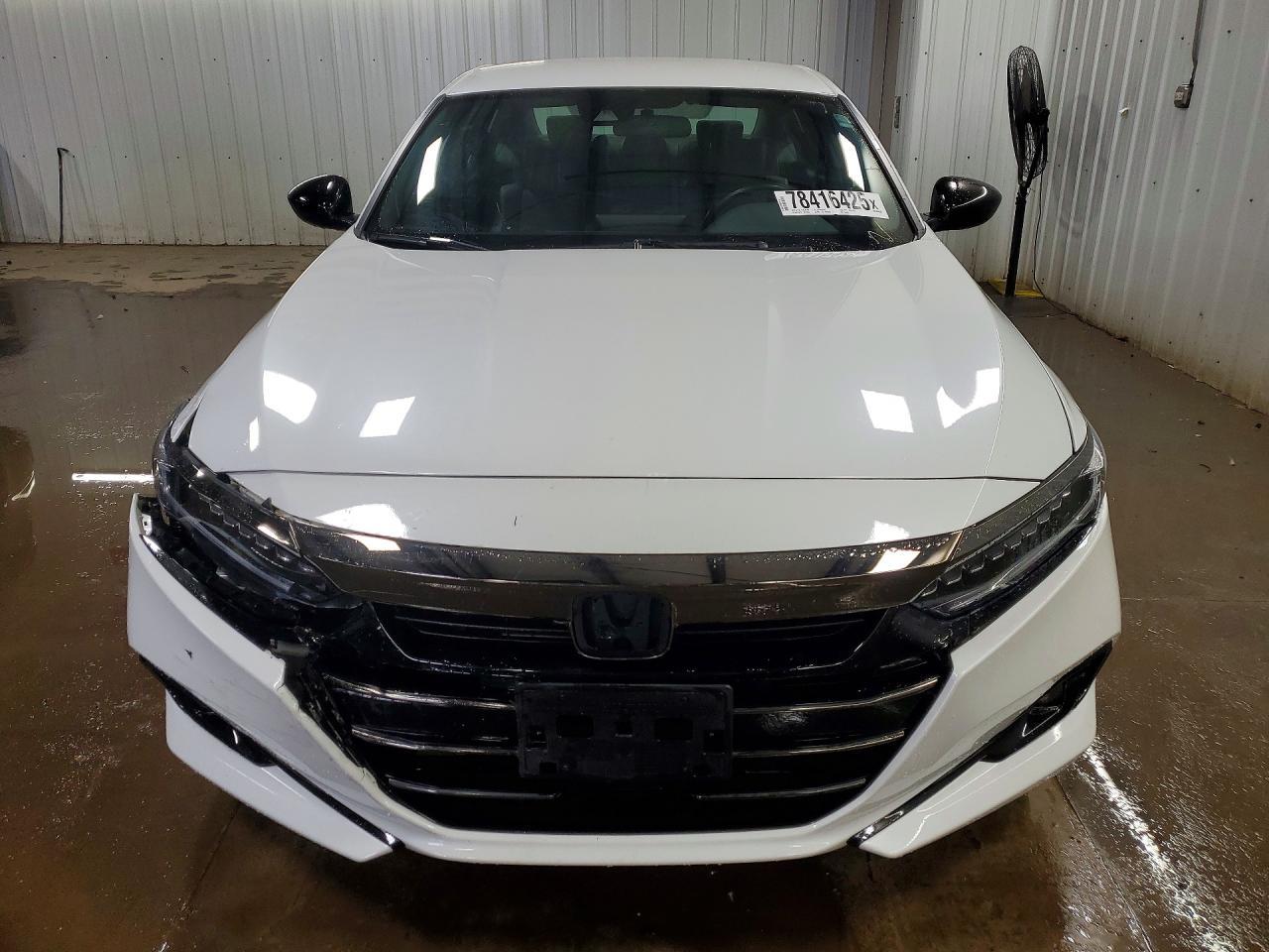 2022 Honda Accord Hybrid Sport - Image 5