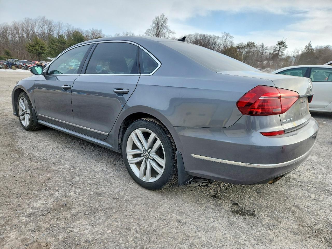 2017 Volkswagen Passat Se - Image 2