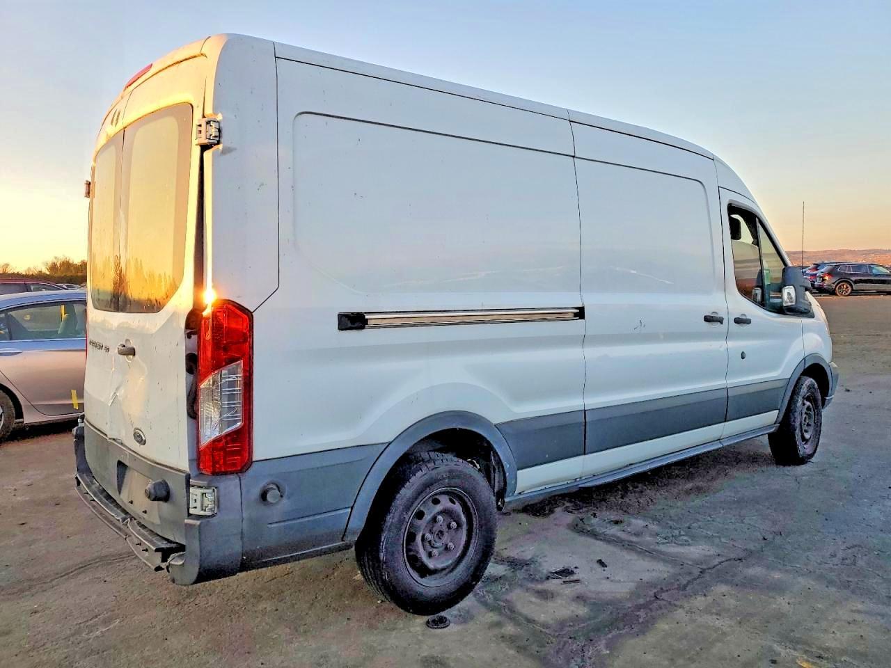 2015 Ford Transit T-250 - Image 3