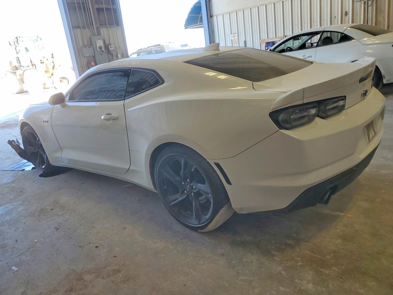 2022 Chevrolet Camaro Lt1 - Фото 2