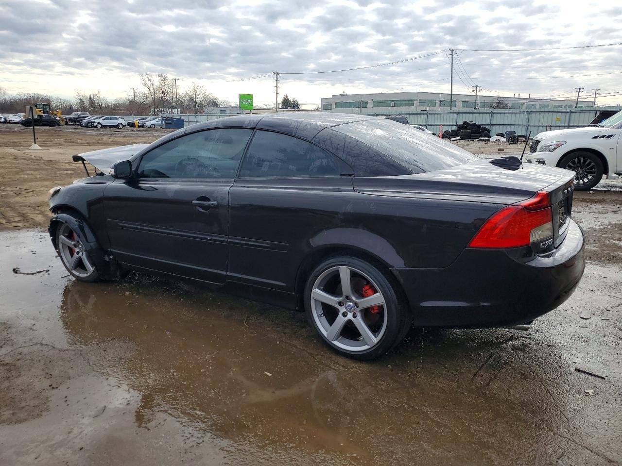 2011 Volvo C70 T5 - Image 2
