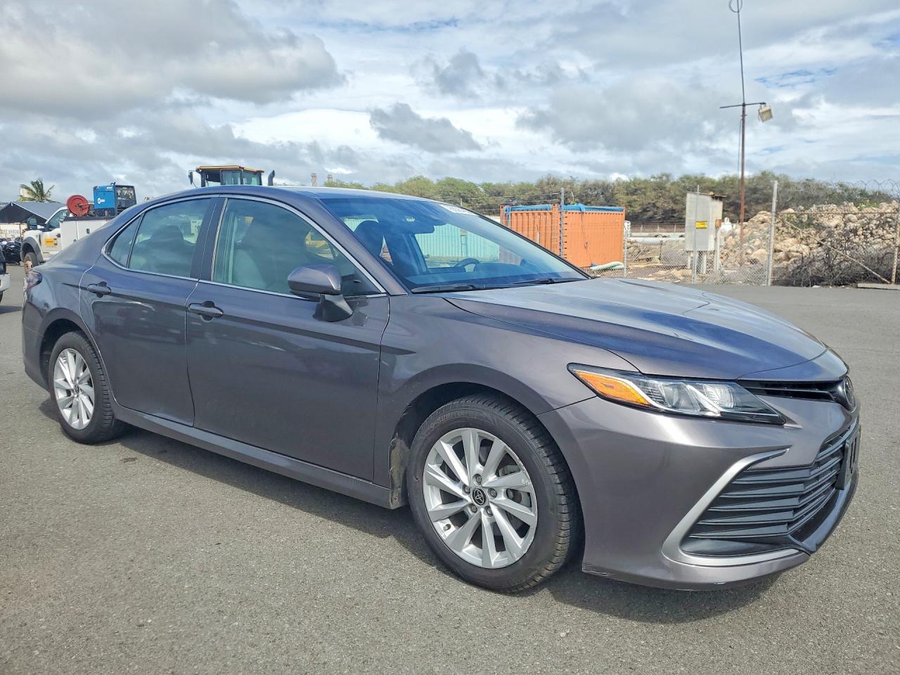 2022 Toyota Camry Le - Фото 4