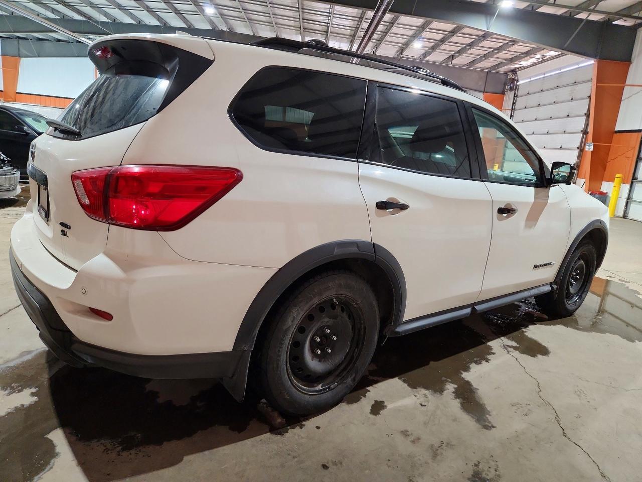 2020 Nissan Pathfinder Sl - Image 3