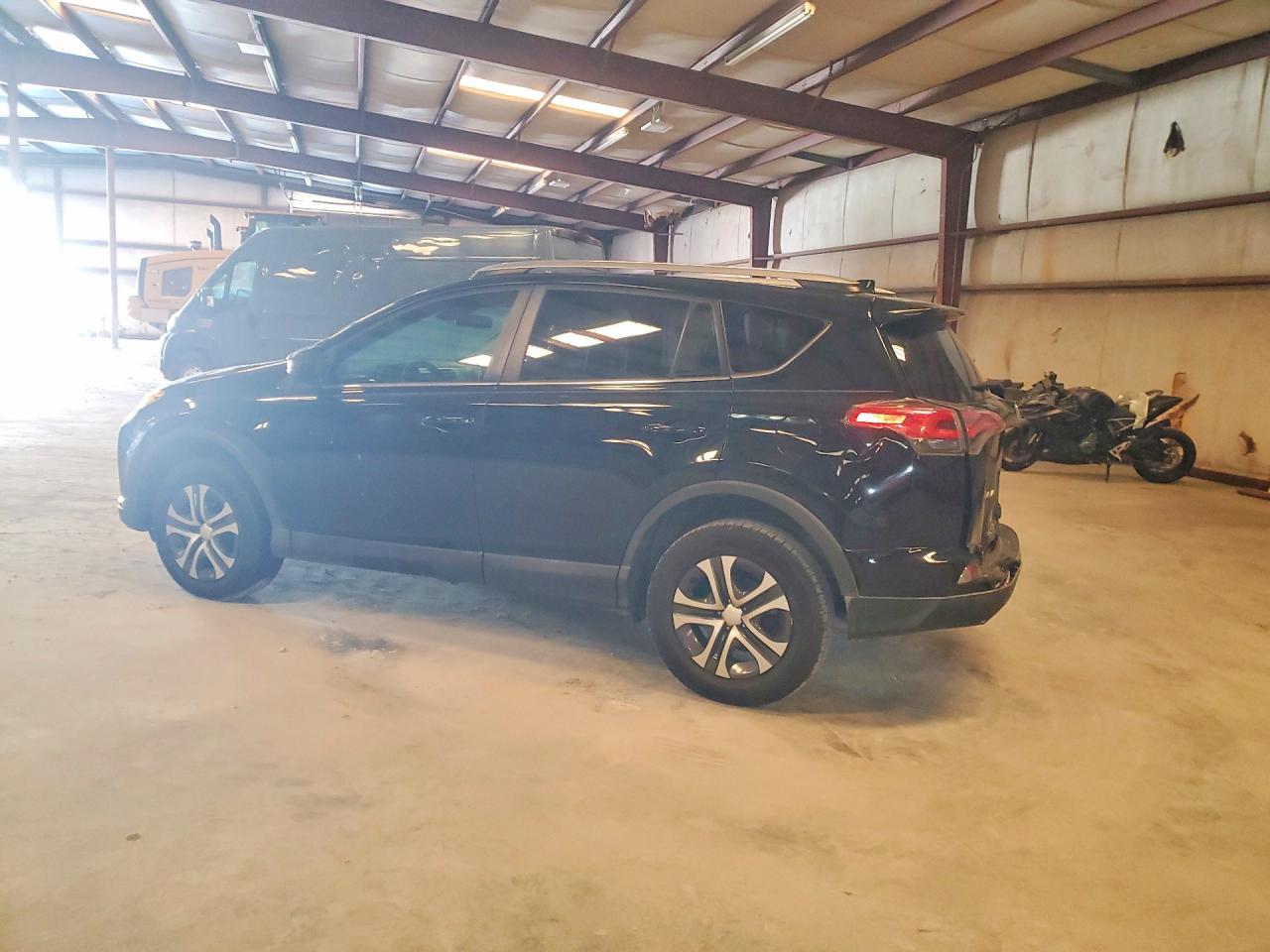 2018 Toyota Rav4 Le - Фото 2