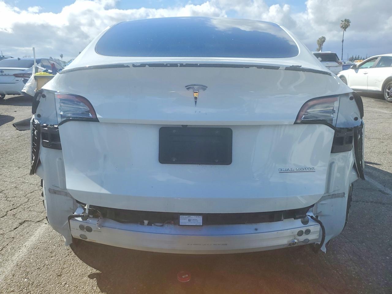 2022 Tesla Model Y - Image 6