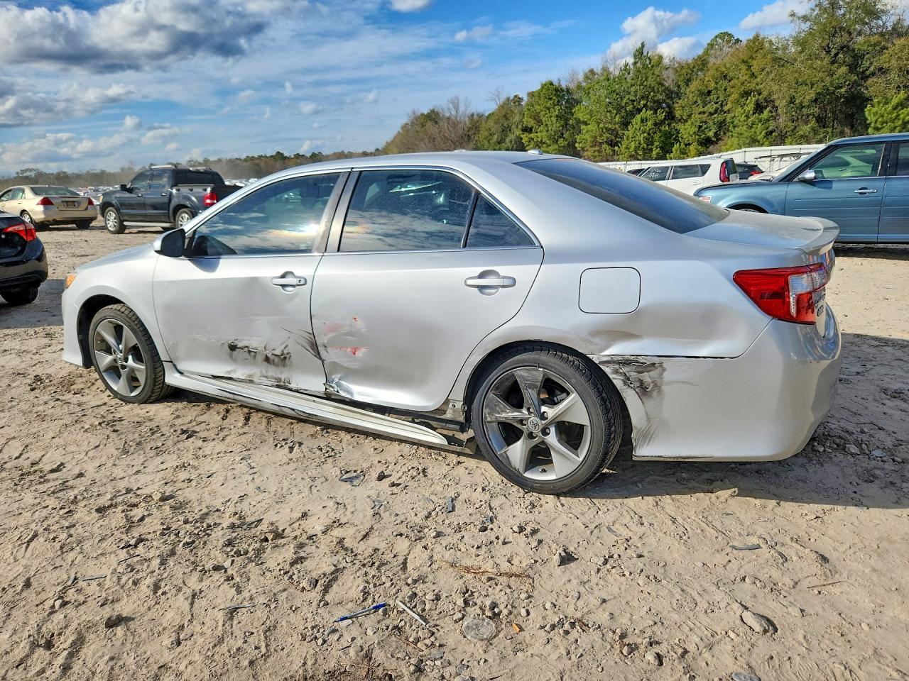 2012 Toyota Camry - Фото 2