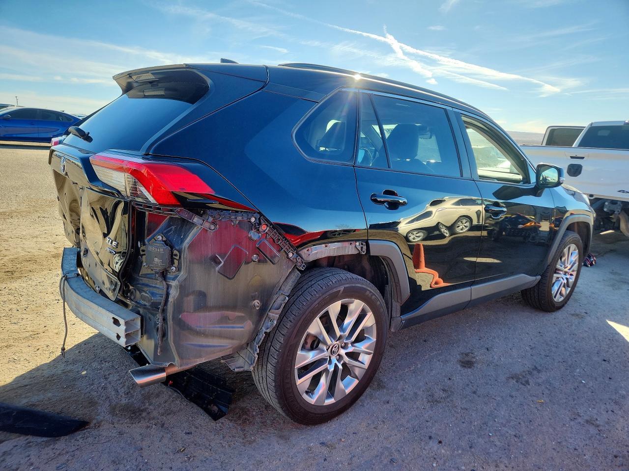2021 Toyota Rav4 Xle Premium - Image 3