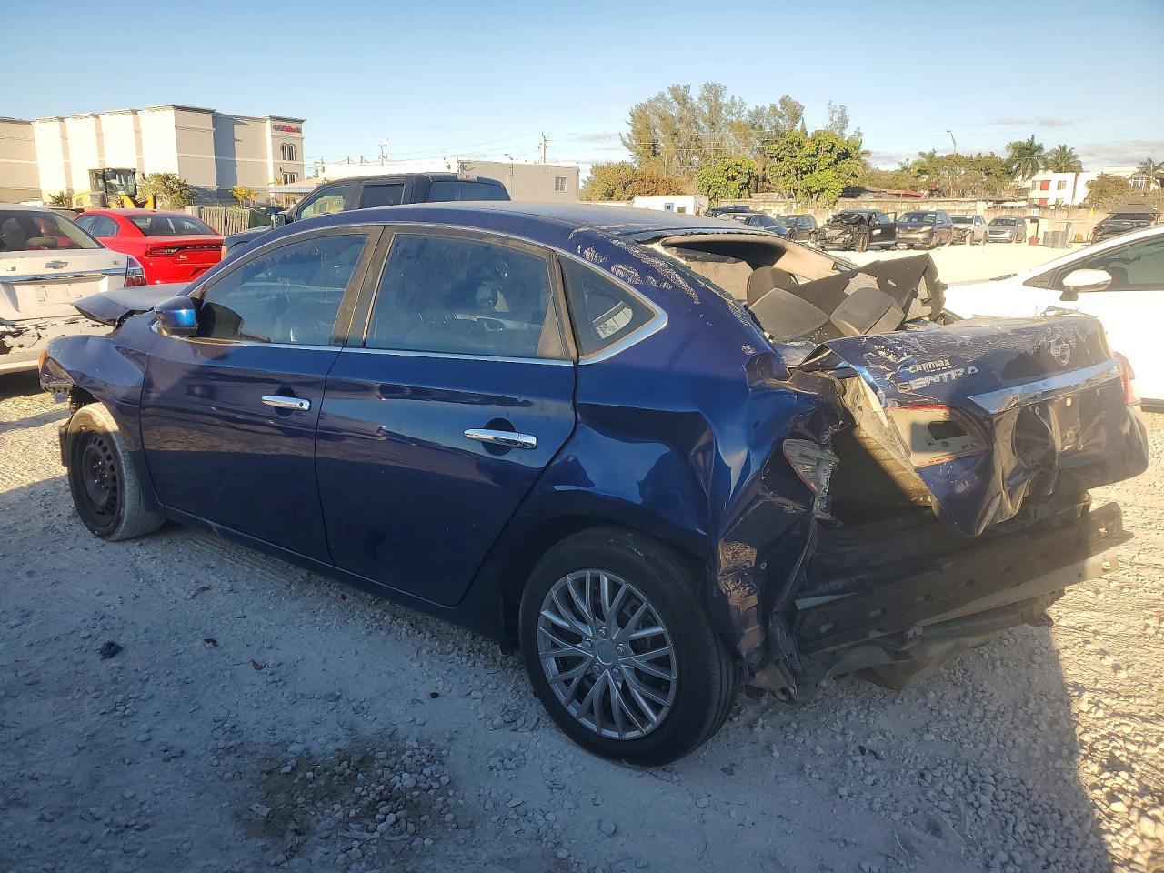 2016 Nissan Sentra S - Фото 2