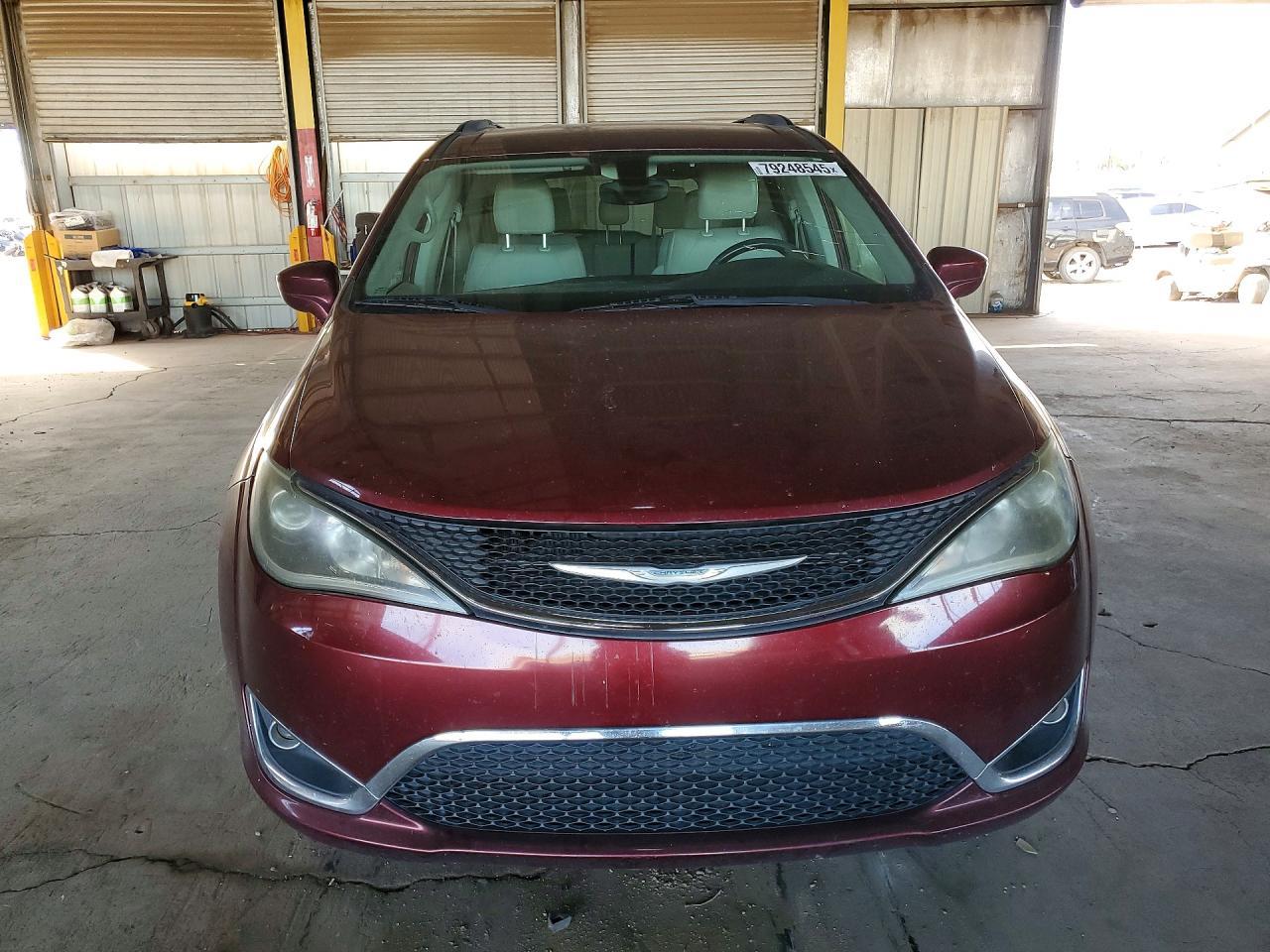 2017 Chrysler Pacifica Touring L - Image 5