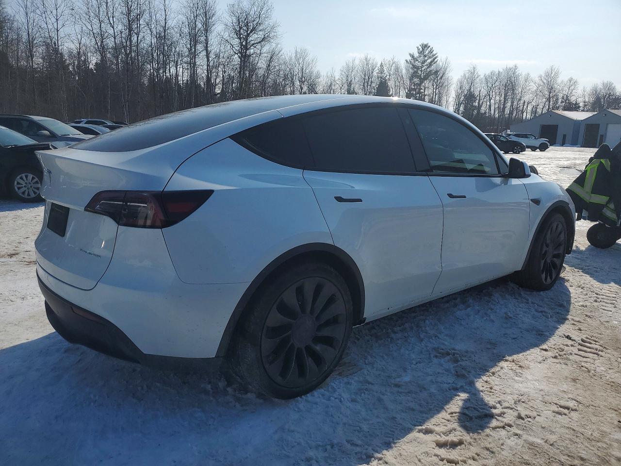 2023 Tesla Model Y - Image 3