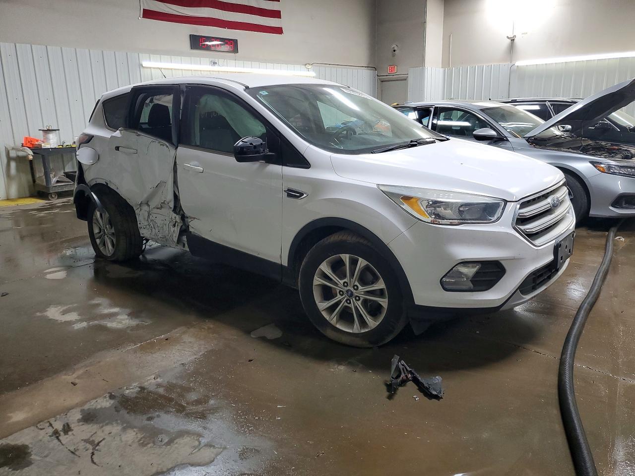 2017 Ford Escape Se - Фото 4