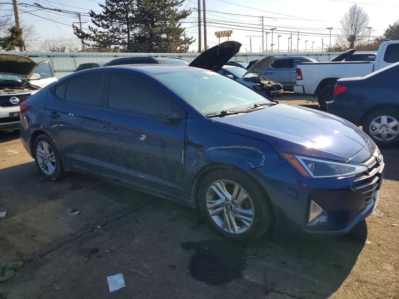 2019 Hyundai Elantra Sel - Image 4