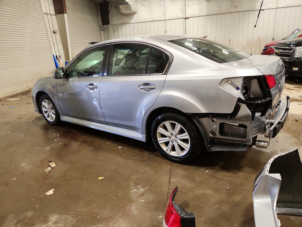 2011 Subaru Legacy 2.5I Premium - Фото 2