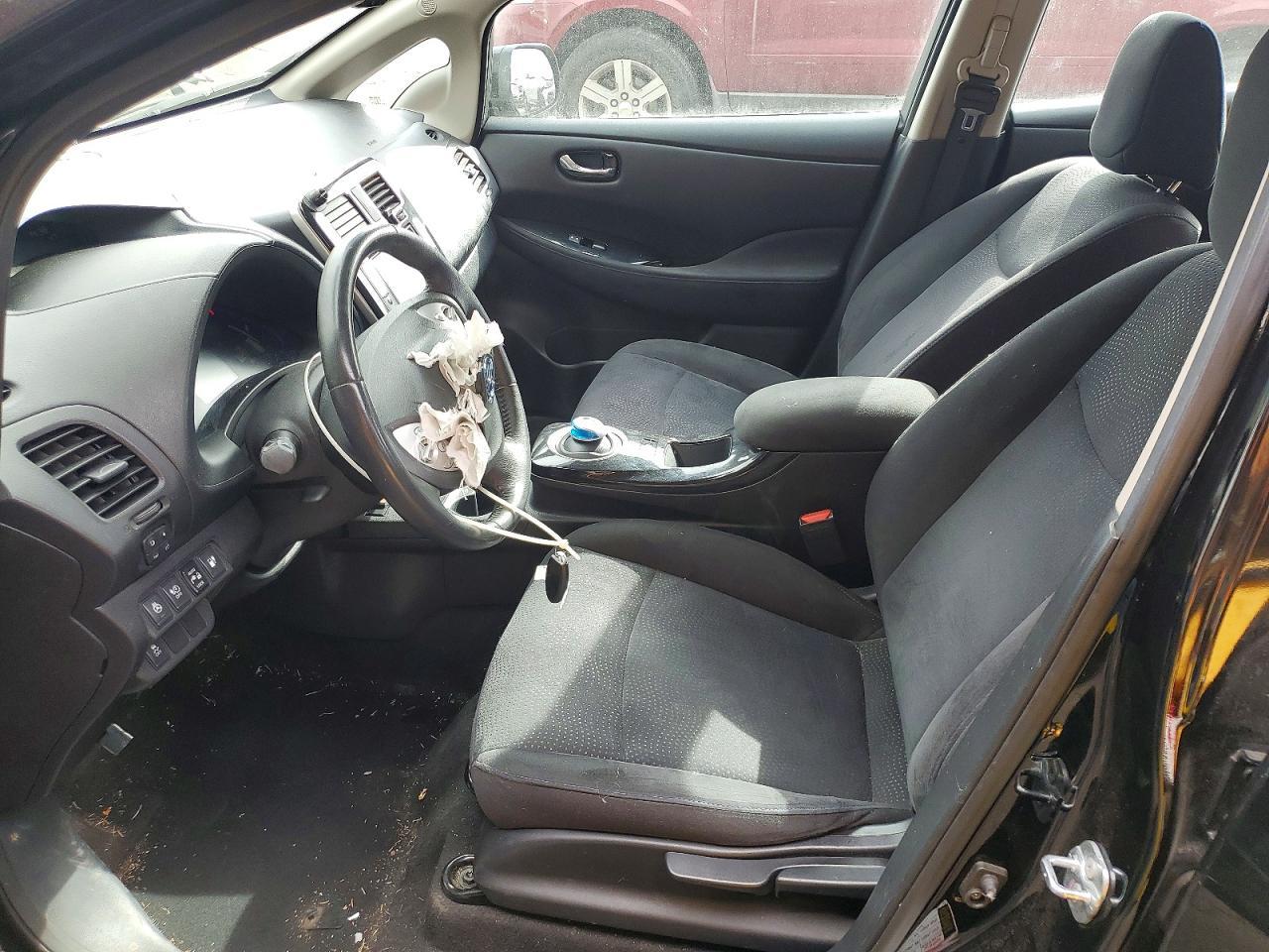 2015 Nissan Leaf S - Image 7