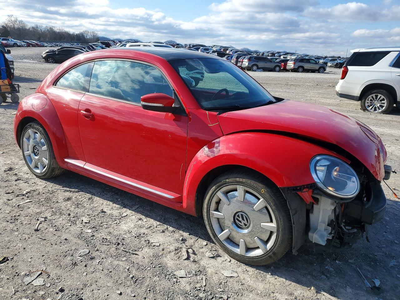 2013 Volkswagen Beetle - Image 4