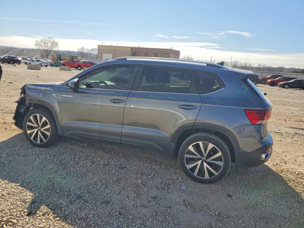 2022 Volkswagen Taos Se - Фото 2