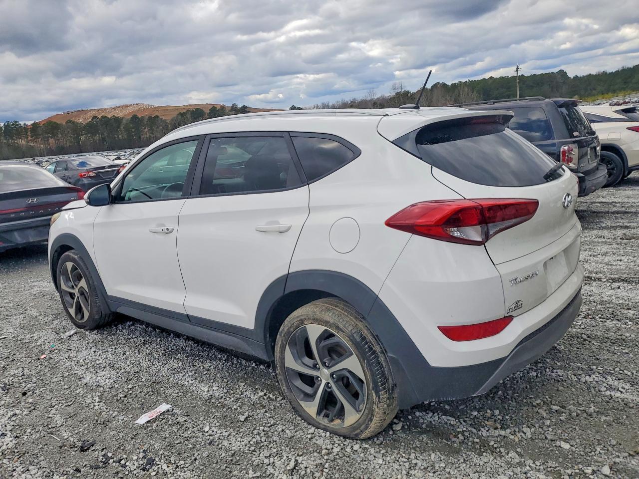 2016 Hyundai Tucson Sport - Image 2