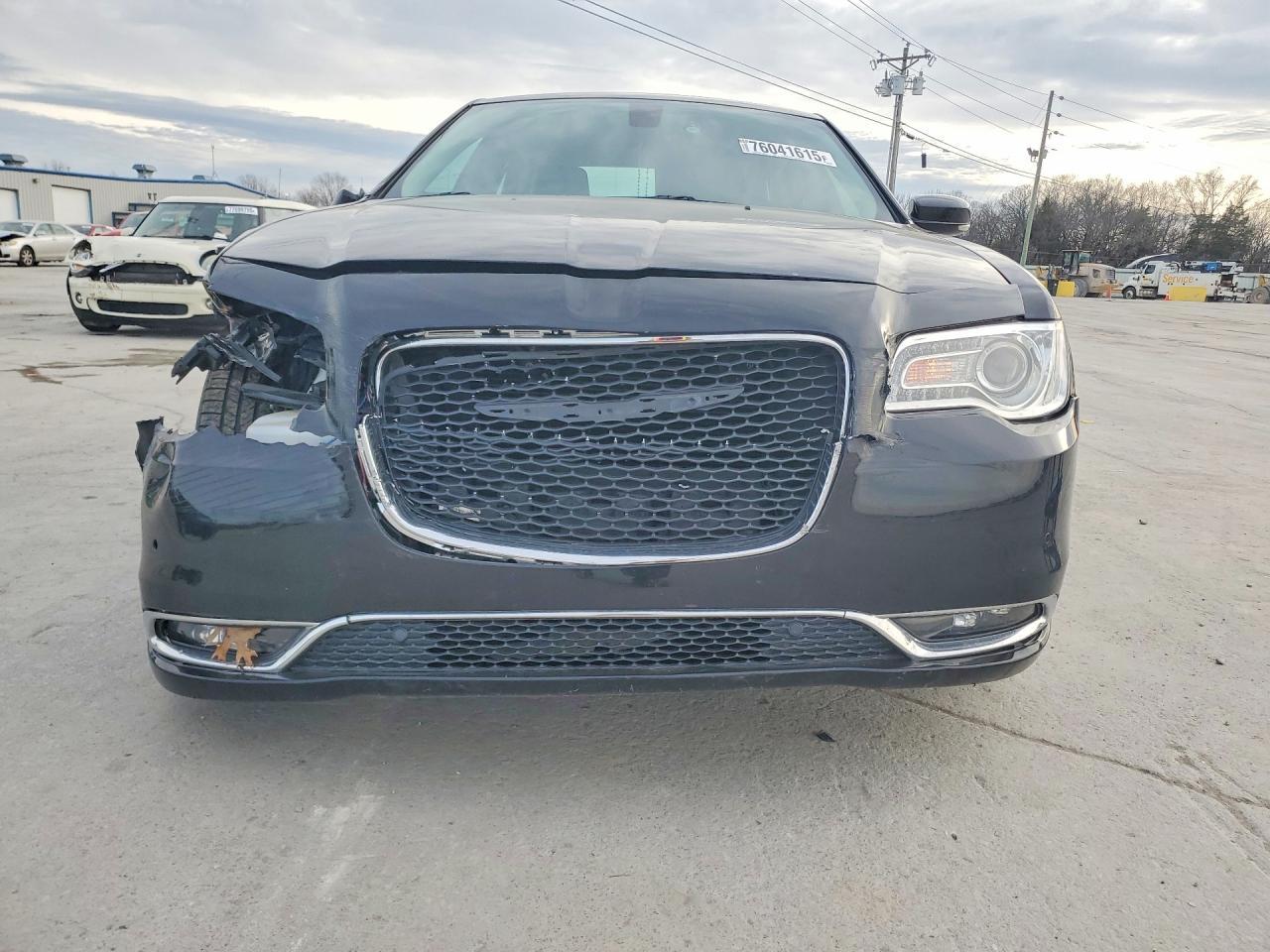 2015 Chrysler 300 Limited - Image 5