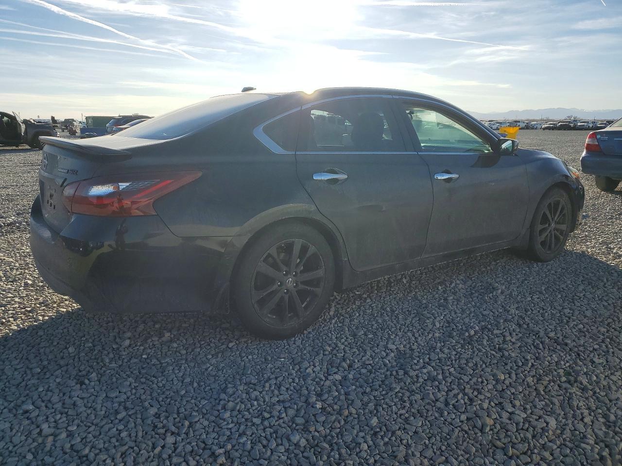 2018 Nissan Altima 2.5 - Image 3
