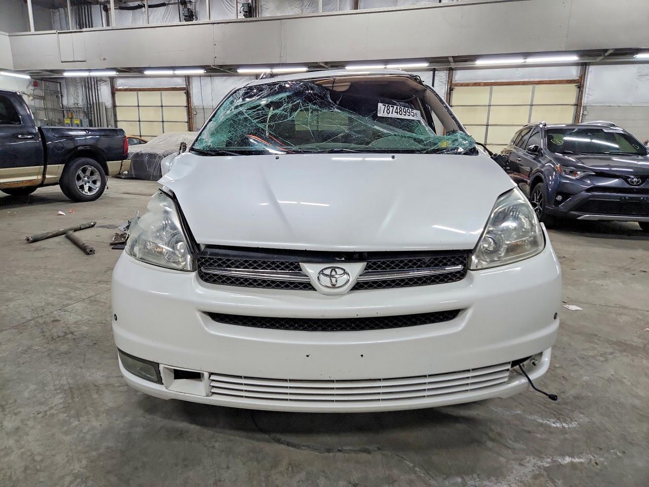 2004 Toyota Sienna Xle Limited 7 Passenger - Image 5