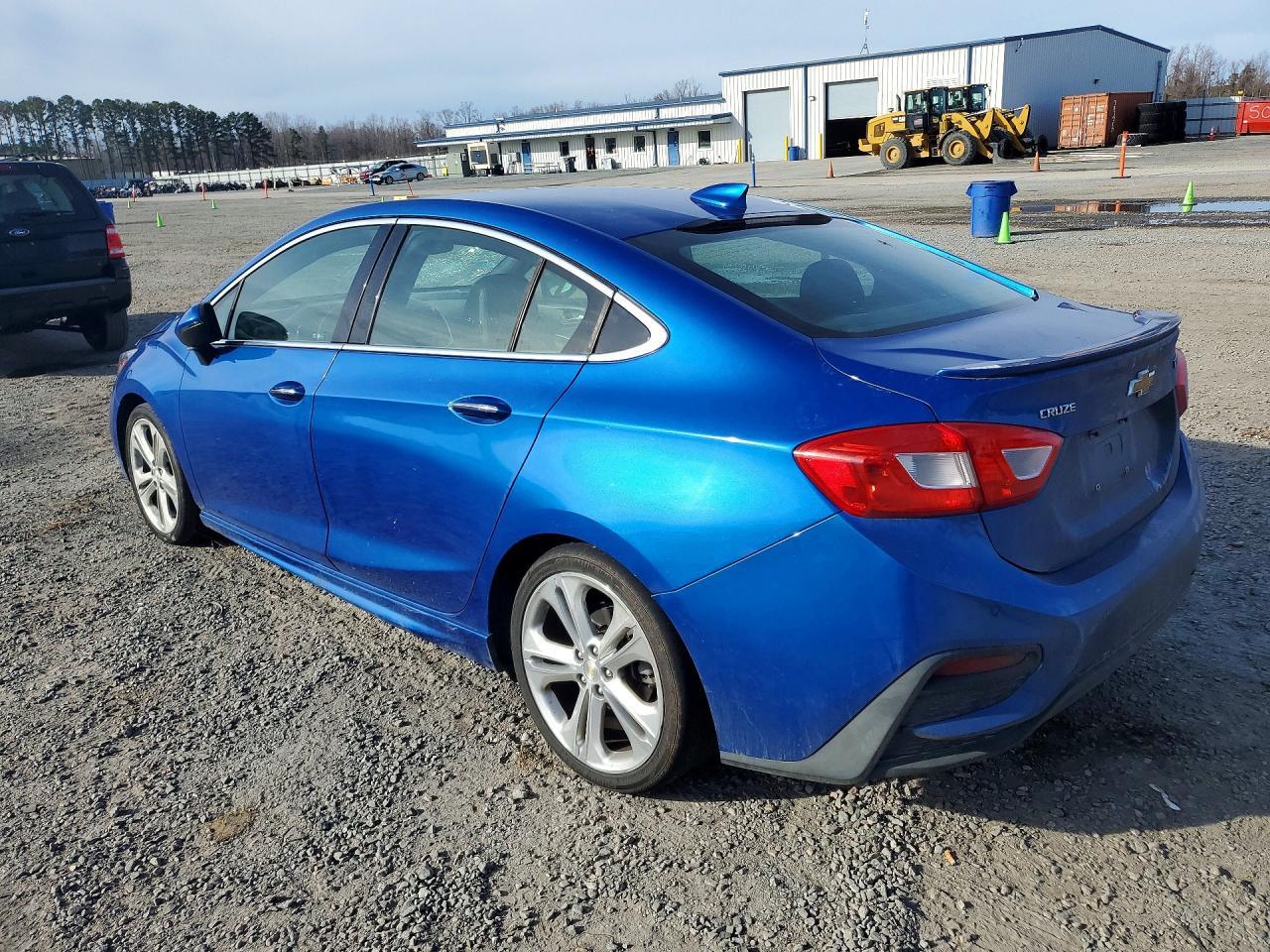 2016 Chevrolet Cruze Premier - Фото 2